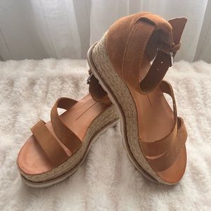 Platform sandals!!